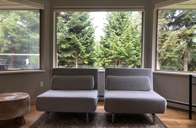 Quiet luxury on the golf course in Whistler - Upper Village . Pet friendly!