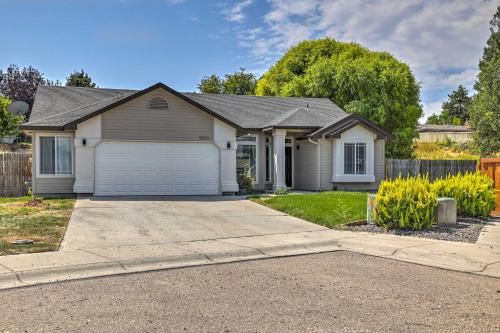 Quiet Nampa Home with Game Room and Hot Tub!