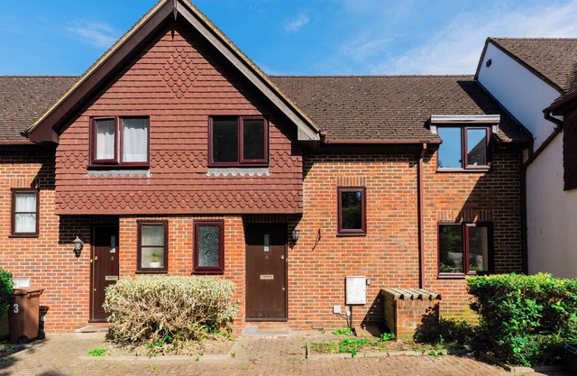 Quiet newly furnished garden house in the heart of Carshalton, South London!