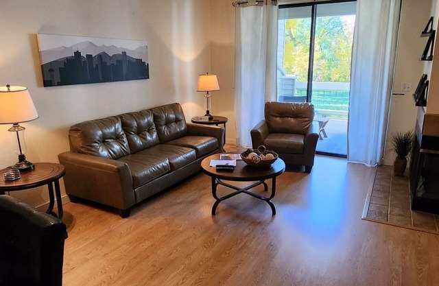 Quiet one bed in Boulder!