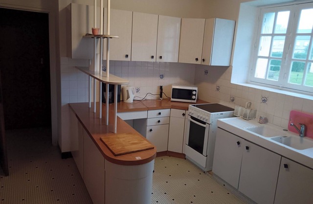 Quiet, peaceful neighbourhood, close to all amenities
