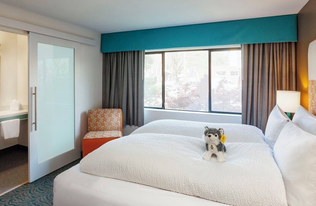Quiet Seattle Spot | Perfect for Couple: Bustling University Village