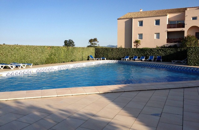 QUIET STANDING, VERY LARGE TERRACE, SWIMMING POOL, 800 M FROM THE BEACH, RENOVATED IN 2024