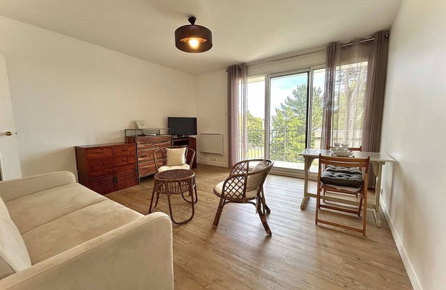 Quiet studio facing Pouliguen port, near Benoît district