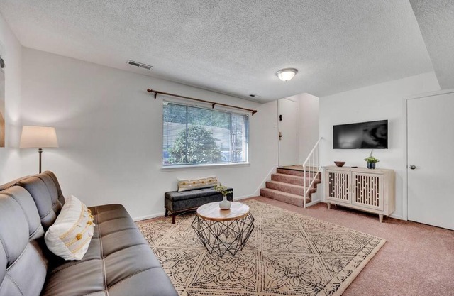 Quiet Townhome in Alabaster