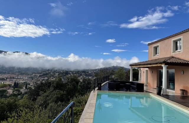 Quiet villa with breathtaking views