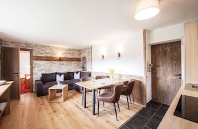 Quietly situated vacation apartment Gaistal, Haus am Sunnabichl.