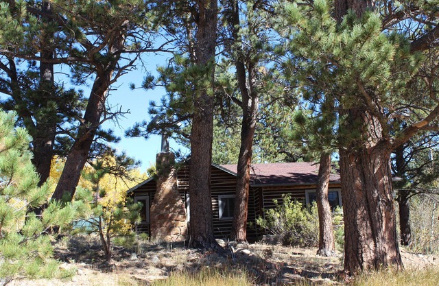 Quinnella's RMNP Adventure Cabin