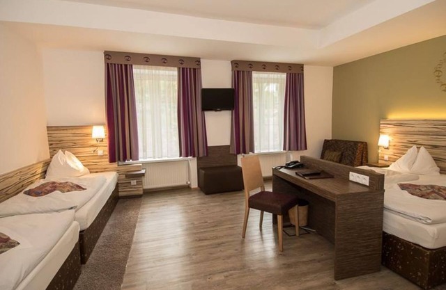 Quintuple room with shower, WC - Hotel Dollinger