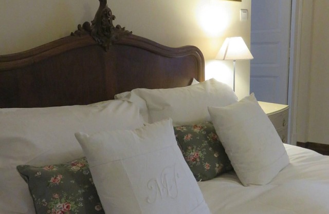 Quirky Traditional Limousin Town house full of character!