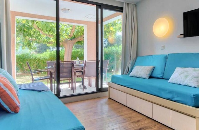 Résidence Pierre & Vacances Les Parcs de Grimaud*** - Apartment for 6 people - 1 bedroom + 1 sleeping area - Terrace or balcony