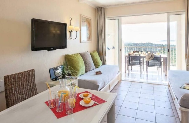 Résidence Pierre & Vacances Les Restanques du Golfe de Saint Tropez - Apartment for 7 people - 1 bedroom + 1 sleeping area - Terrace or balcony