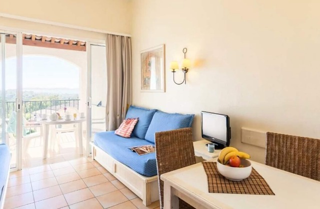 Résidence Pierre & Vacances Les Restanques du Golfe de Saint Tropez - Studio for 5 people - 1 sleeping area - Sea view - Terrace or balcony - Sea view