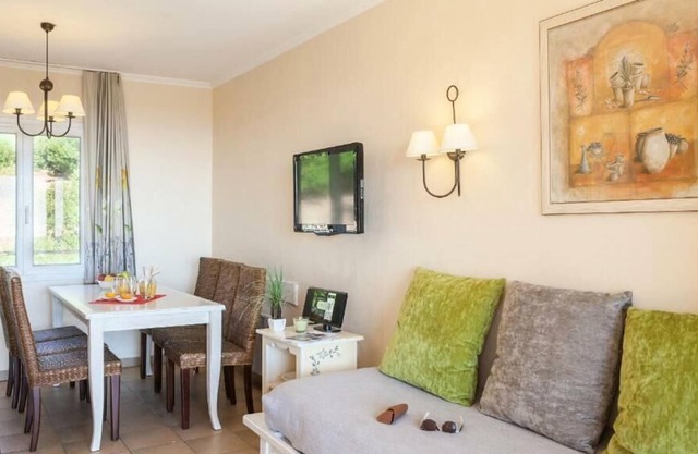 Résidence Pierre & Vacances Les Restanques du Golfe de Saint Tropez - Apartment for 7 people - 1 bedroom + 1 sleeping area - Terrace or balcony - Sea view