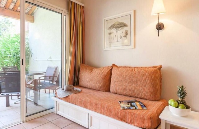 Résidence Pierre & Vacances Le Hameau de la Pinède *** - Studio 5 people - 1 sleeping area - Terrace - Ground floor - Air-conditioned