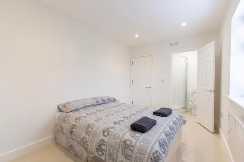 Radstock Road - Room 2a