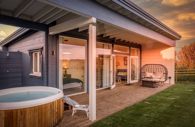 Rafters - a lodge that sleeps 2 guests in 1 bedroom