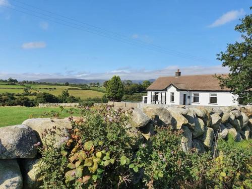 Ramblers Cottage Mourne Mountains