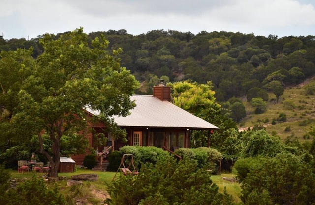 RANCH RETREAT! PEACEFUL GET AWAY! Views, Romantic, Wineries, & Hiking