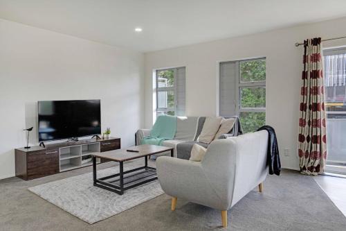 Rare Find Large TownHouse 4BR 2Bath Garage