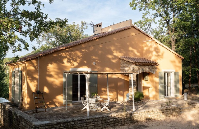 Ravissant Mas à Saignon Très Confortable, Piscine, Grand Parc, Animaux Acceptés