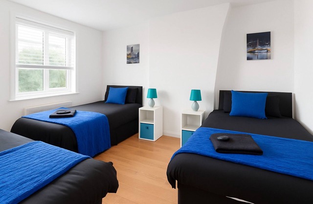 Reading Centre Parking Sleeps 10