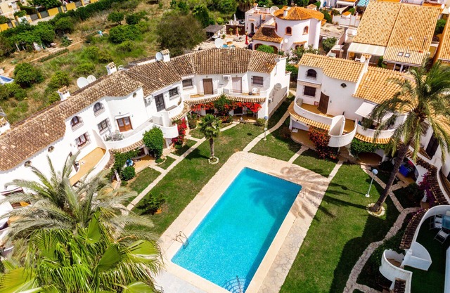 Recently modernised 3 bedroom apartment in Las Marinas