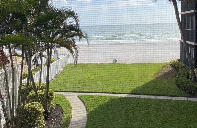 Recently renovated Oceanview condo in desirable Gulf Mariner on Redington Shores