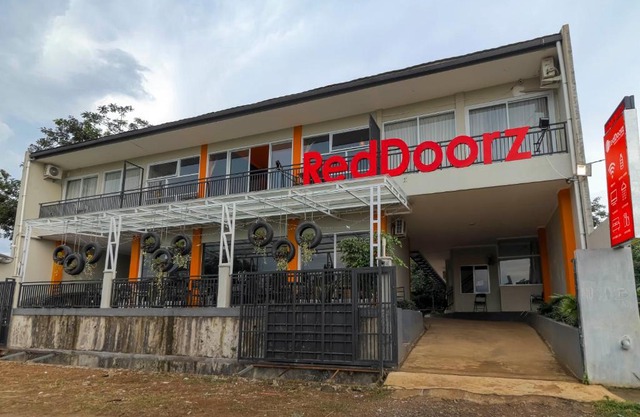 RedDoorz near Exit Toll Bogor