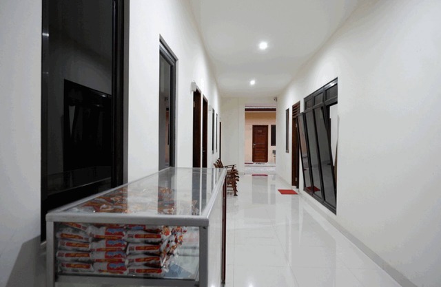 RedDoorz near Living Plaza Purwokerto