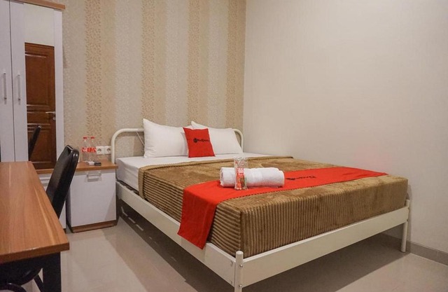 RedDoorz Plus @ Karangploso