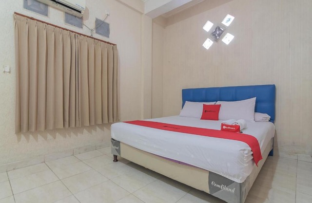 RedDoorz Syariah near Terminal Batu Ampar 2
