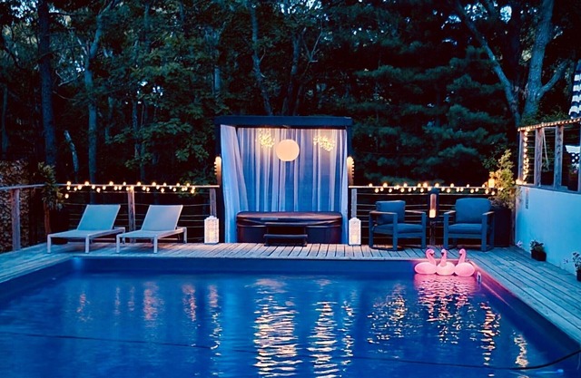 Reduced Fall Rates-EH NW Bright Contemporary Pool, Hot Tub, Grill and Firepit!