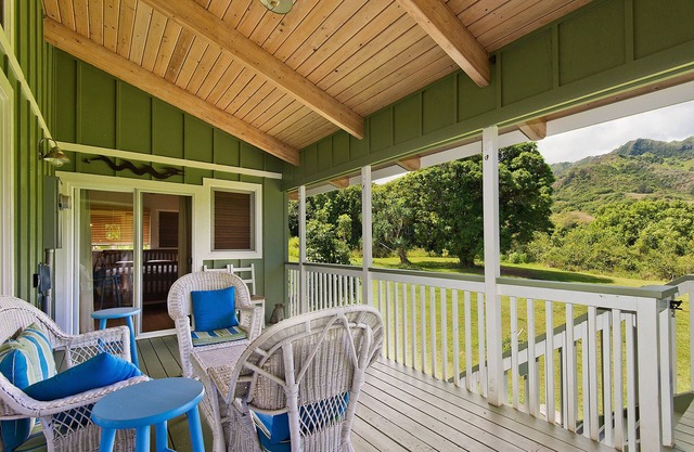 Reduced rate at Majestic Island Getaway in Wainiha Close to Beach!