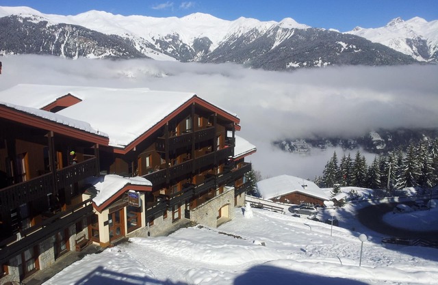 REDUCED RATE: COURCHEVEL 1550: summer or winter an apartment for 4 people