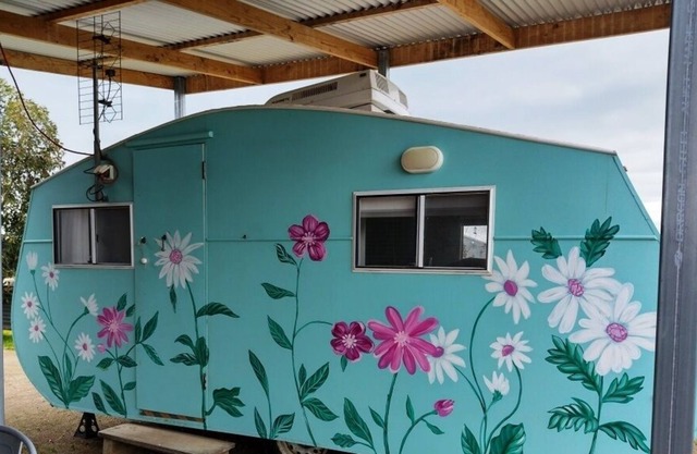 Redwing Farm's Little Patty Vintage Van
