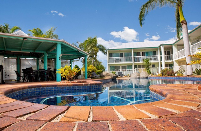 Reef Adventureland Motel