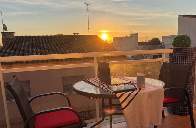 "Relax en el Corazón del Delta del Ebro: Piscina, Parking privado y Naturaleza”