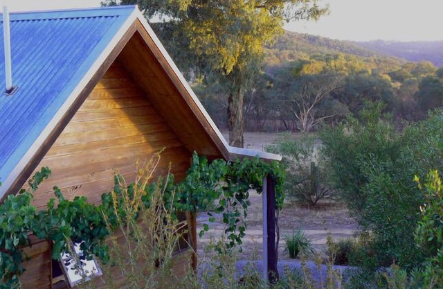 Relax in a beautiful private peaceful setting 5 minute drive from Beechworth