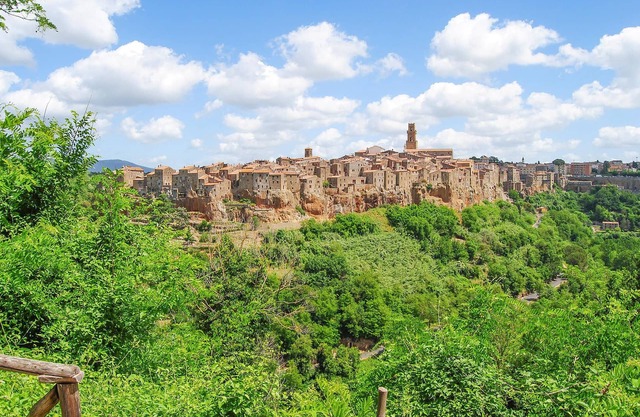 Relax in the tranquil village of Semproniano.