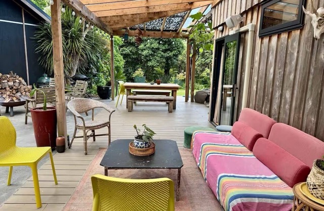 Relax & Unwind at Wainui Creek Retreat a private & tranquil home by the beach