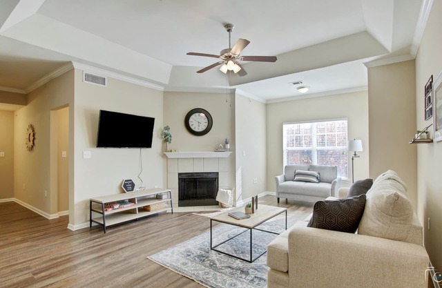 Relax & Unwind! Pool, Hot Tub & Gym Near Grandscape, Legacy West, and Frisco!