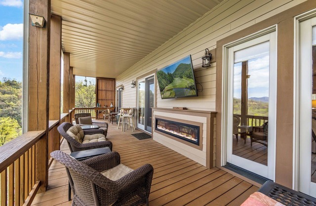 Relaxed Retreat with Premiere Location and Views, Only 6 Steps to Get In, Garage