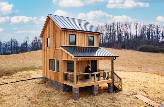 ⚡️ Relaxing Cabin studio, in ❤️ of the Tri Cities.