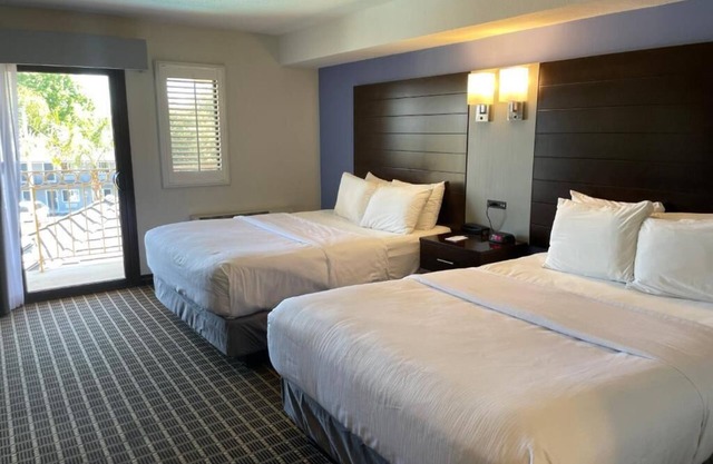 Relaxing Deluxe Double Queen: Santa Cruz Escape