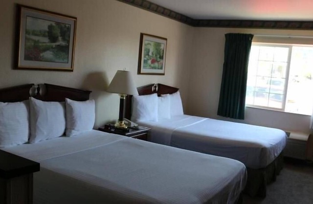 Relaxing Getaway in GuestHouse Kelso Longview! 3 Great Units, Free Parking