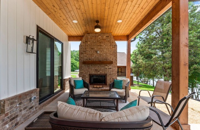 Relaxing Lakefront Retreat with Dock on Emory River