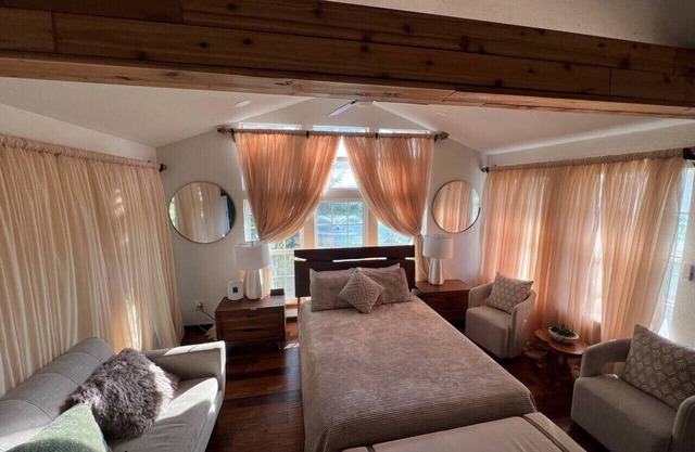 Relaxing Pond view cabin!