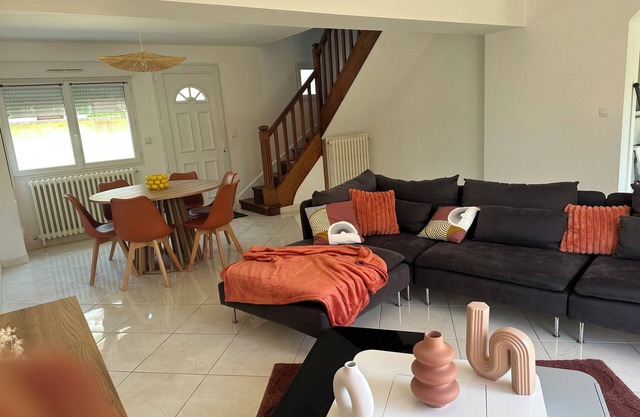 Relaxing stay: swimming pool, garden, close to the center