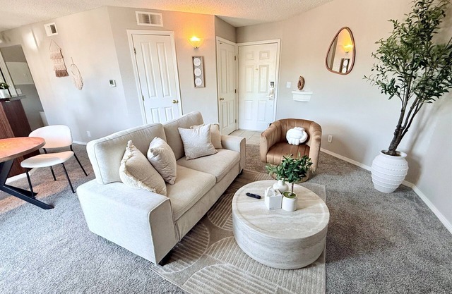 Remodeled 2 Bed, 2 Bath | Near Denver w Gym